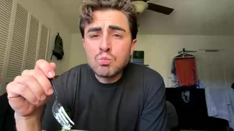 Snapshot of rubenzaragosa09 chatting on April 20, 2026, 10:55 pm rubenzaragosa09 online show from April 20, 2026, 10:55 pm