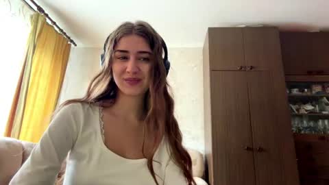 Mia online show from July 24, 2026, 10:24 am