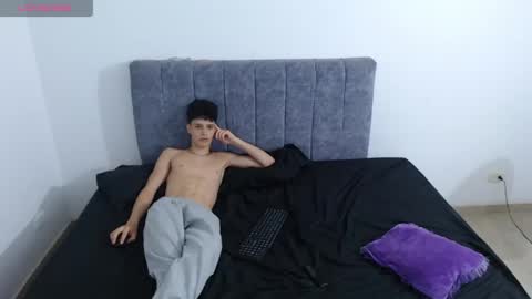 Snapshot of ruby__redd chatting on April 20, 2026, 10:44 pm Ruby and Vanie online show from April 20, 2026, 10:44 pm
