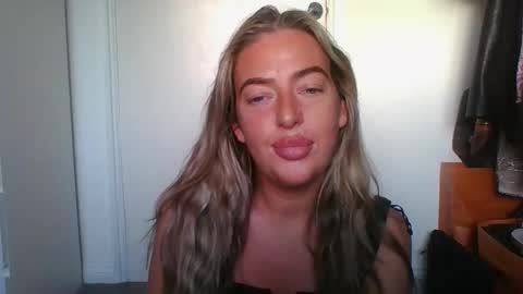 Snapshot of rubyredxxxoxxx chatting on October 4, 2025, 6:33 am rubyredxxxoxxx online show from October 4, 2025, 6:33 am