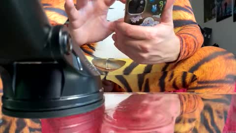 andy leyfield online show from October 26, 2025, 1:17 pm