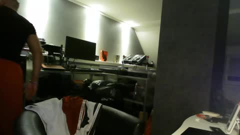 Snapshot of ruffi77 chatting on February 3, 2025, 2:36 am Chico que rico Caliente online show from February 3, 2025, 2:36 am