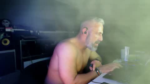 Chico que rico Caliente online show from March 25, 2026, 9:26 am