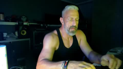 Snapshot of ruffi77 chatting on June 14, 2026, 9:06 pm Chico que rico Caliente online show from June 14, 2026, 9:06 pm