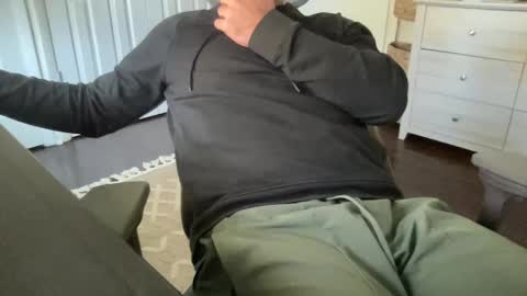 Snapshot of rungriff2323 chatting on October 27, 2025, 4:33 pm rungriff2323 online show from October 27, 2025, 4:33 pm