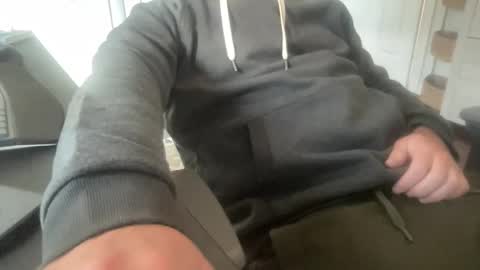 Snapshot of rungriff2323 chatting on November 2, 2025, 6:43 pm rungriff2323 online show from November 2, 2025, 6:43 pm