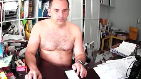 runner1978 online show from March 13, 2026, 7:37 am