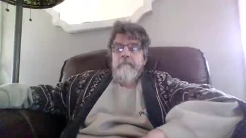 Snapshot of runningaround60 chatting on November 19, 2025, 2:17 pm runningaround60 online show from November 19, 2025, 2:17 pm