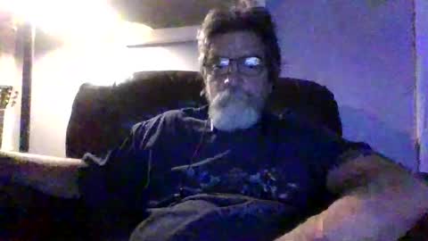 Snapshot of runningaround60 chatting on May 30, 2026, 2:19 am runningaround60 online show from May 30, 2026, 2:19 am