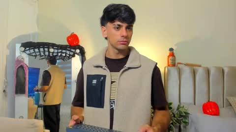 Russ online show from October 6, 2025, 11:18 am