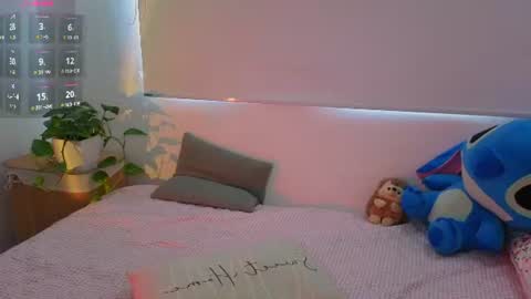 Snapshot of russcurley chatting on July 13, 2026, 9:17 pm Lorenn online show from July 13, 2026, 9:17 pm
