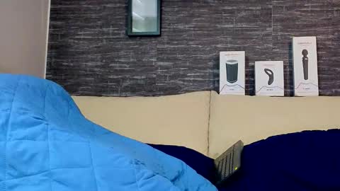 Snapshot of russell_adams_ chatting on February 26, 2025, 5:39 pm R U S S E L L online show from February 26, 2025, 5:39 pm