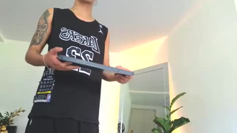 Snapshot of russell_adams_ chatting on September 29, 2025, 12:54 pm R U S S E L L online show from September 29, 2025, 12:54 pm