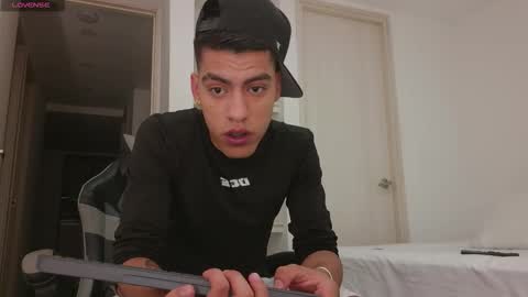 Snapshot of russell_adams_ chatting on December 20, 2025, 12:51 am R U S S E L L online show from December 20, 2025, 12:51 am