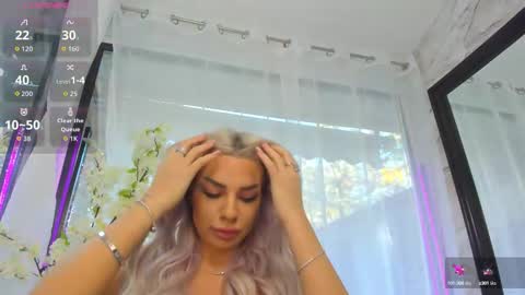 Ava online show from September 24, 2025, 6:39 am