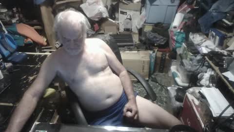 Russtenail21 online show from September 19, 2025, 5:24 pm