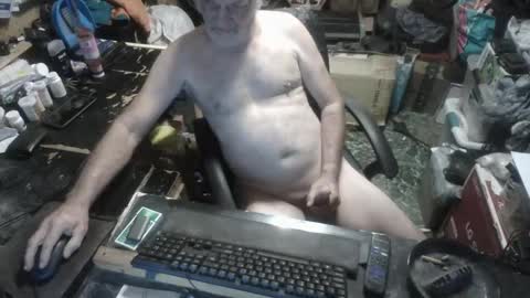 Russtenail21 online show from September 21, 2025, 5:58 pm