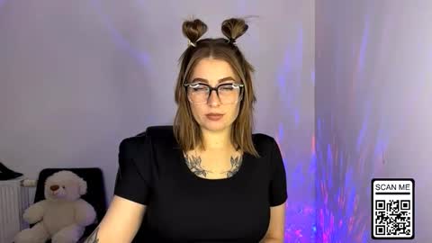 Snapshot of ruthless_111 chatting on November 5, 2025, 4:40 pm Nika online show from November 5, 2025, 4:40 pm