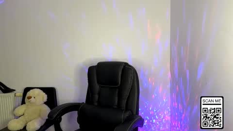 Snapshot of ruthless_111 chatting on November 14, 2025, 5:22 pm Nika online show from November 14, 2025, 5:22 pm