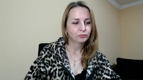 Snapshot of ruthpark chatting on October 8, 2025, 8:12 am Ruth online show from October 8, 2025, 8:12 am