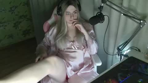 Snapshot of ruthsimp chatting on March 9, 2025, 6:21 pm Tanyushka online show from March 9, 2025, 6:21 pm