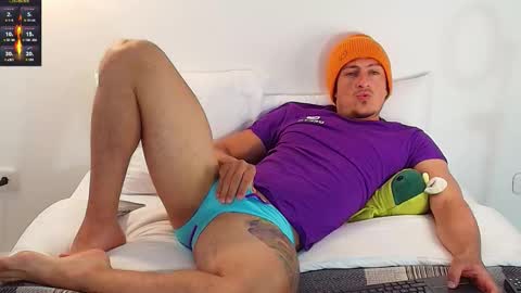 Snapshot of ryamcoast chatting on October 8, 2025, 10:18 pm Sr Coast online show from October 8, 2025, 10:18 pm