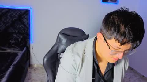 Snapshot of ryan_doretti chatting on November 9, 2025, 12:36 pm Ryan online show from November 9, 2025, 12:36 pm