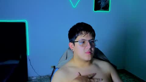 Snapshot of ryan_doretti chatting on November 22, 2025, 12:04 pm Ryan online show from November 22, 2025, 12:04 pm