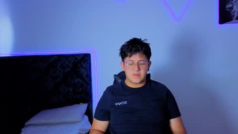 Snapshot of ryan_doretti chatting on December 17, 2025, 7:20 pm Ryan online show from December 17, 2025, 7:20 pm