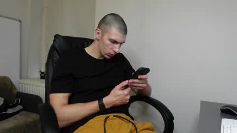 RYAN DOZER online show from November 6, 2025, 8:26 am