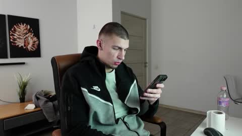 RYAN DOZER online show from March 22, 2026, 7:12 am