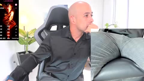 Snapshot of ryan_master_ chatting on January 2, 2025, 4:02 pm ryan_master_ online show from January 2, 2025, 4:02 pm