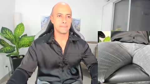 Snapshot of ryan_master_ chatting on January 7, 2025, 9:07 am ryan_master_ online show from January 7, 2025, 9:07 am