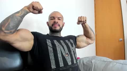 Snapshot of ryanjhonston chatting on February 13, 2025, 12:11 pm Ryan online show from February 13, 2025, 12:11 pm