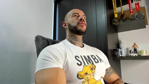 Snapshot of ryanjhonston chatting on October 6, 2025, 12:35 pm Ryan online show from October 6, 2025, 12:35 pm