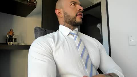 Snapshot of ryanjhonston chatting on December 3, 2025, 12:25 pm Ryan online show from December 3, 2025, 12:25 pm