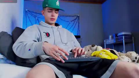 Snapshot of ryannhill_ chatting on January 15, 2026, 8:30 am Ryannhill online show from January 15, 2026, 8:30 am