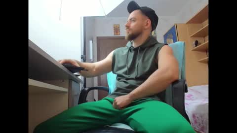 Ryanstone  online show from November 6, 2025, 4:02 am