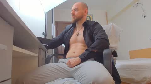 Ryanstone  online show from April 4, 2026, 4:55 am