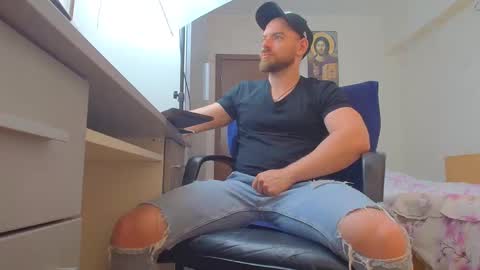 Ryanstone  online show from May 14, 2026, 6:31 am