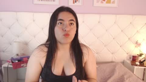 Snapshot of ryder_n_violet chatting on January 25, 2025, 5:40 am Ryder and Violet online show from January 25, 2025, 5:40 am