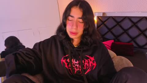 Snapshot of ryo_fem chatting on April 29, 2026, 4:27 am Ryo online show from April 29, 2026, 4:27 am