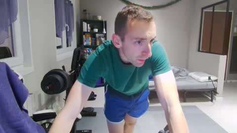 Snapshot of ryukukamifr chatting on December 3, 2025, 6:28 pm Ryuk FR online show from December 3, 2025, 6:28 pm