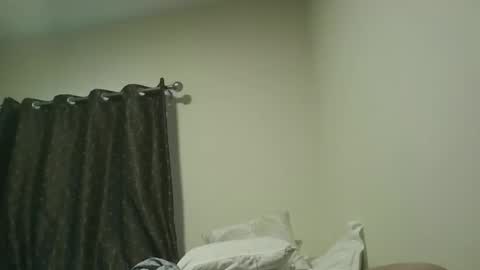 Snapshot of s_lo2626 chatting on November 5, 2025, 12:05 pm s_lo2626 online show from November 5, 2025, 12:05 pm