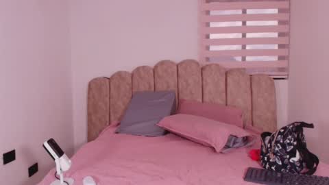 Snapshot of s_sofia_ chatting on June 5, 2026, 7:19 pm s_sofia_ online show from June 5, 2026, 7:19 pm