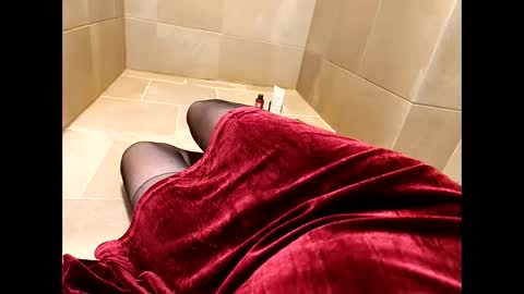 Snapshot of s_xp__ chatting on December 17, 2025, 5:52 pm s_xp__ online show from December 17, 2025, 5:52 pm