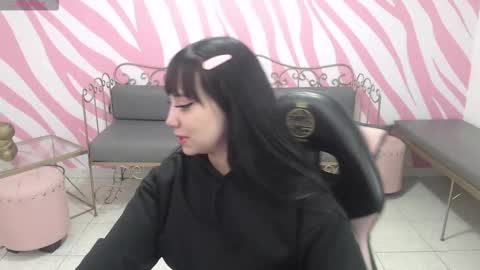 Sabrina online show from December 19, 2025, 1:29 pm