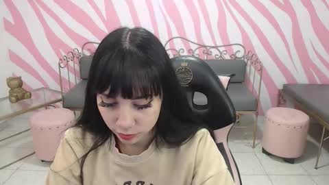 Sabrina online show from December 22, 2025, 1:19 pm