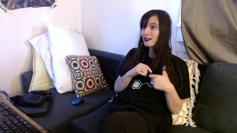 sabinewinters online show from April 8, 2026, 8:42 pm