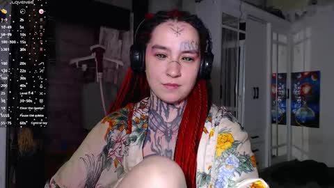 Lilith Solar online show from November 5, 2025, 7:03 pm